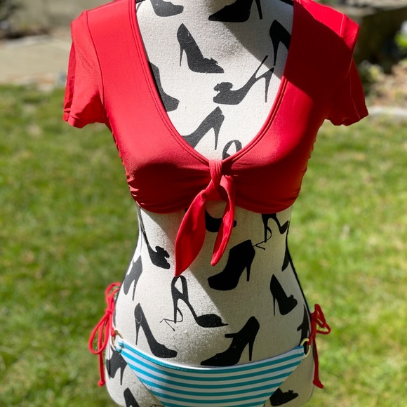 Bathing suit top and bottom target and boxer Joe brand both small. - Picture 11 of 11